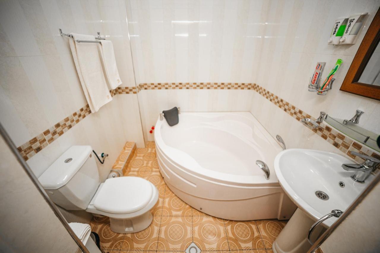 Buyuk Ipak Yo'Li Hotel Namangán Kültér fotó