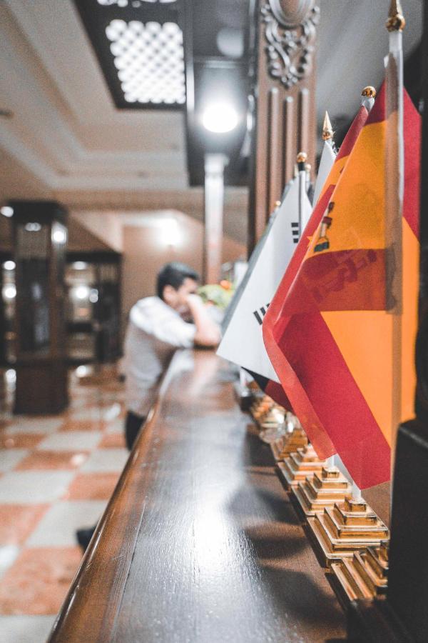 Buyuk Ipak Yo'Li Hotel Namangán Kültér fotó